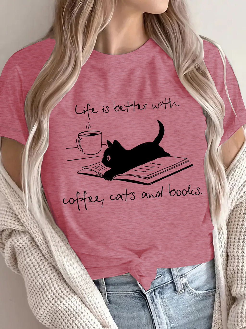 Short sleeved women's lives due to coffee
