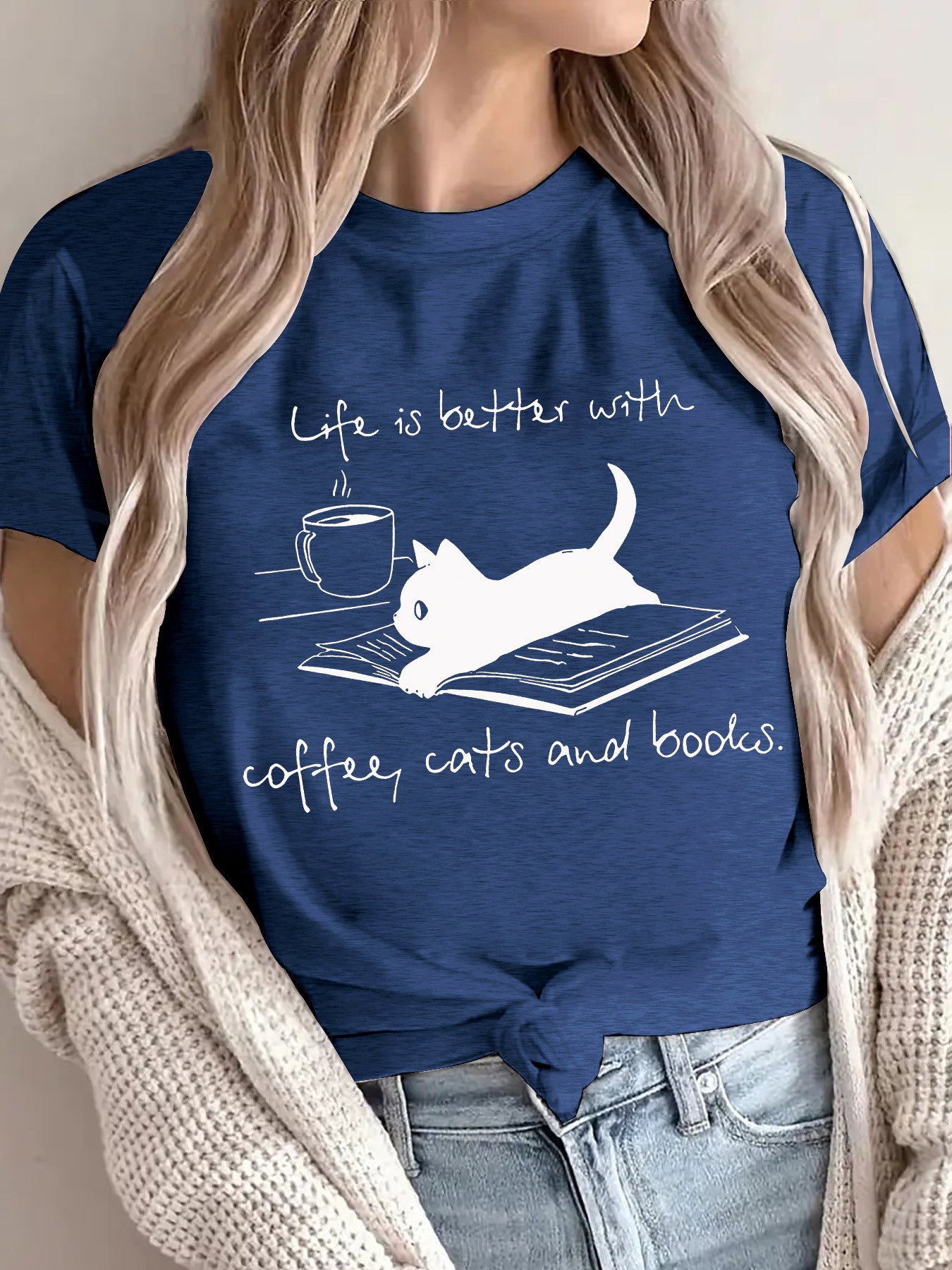 Short sleeved women's lives due to coffee