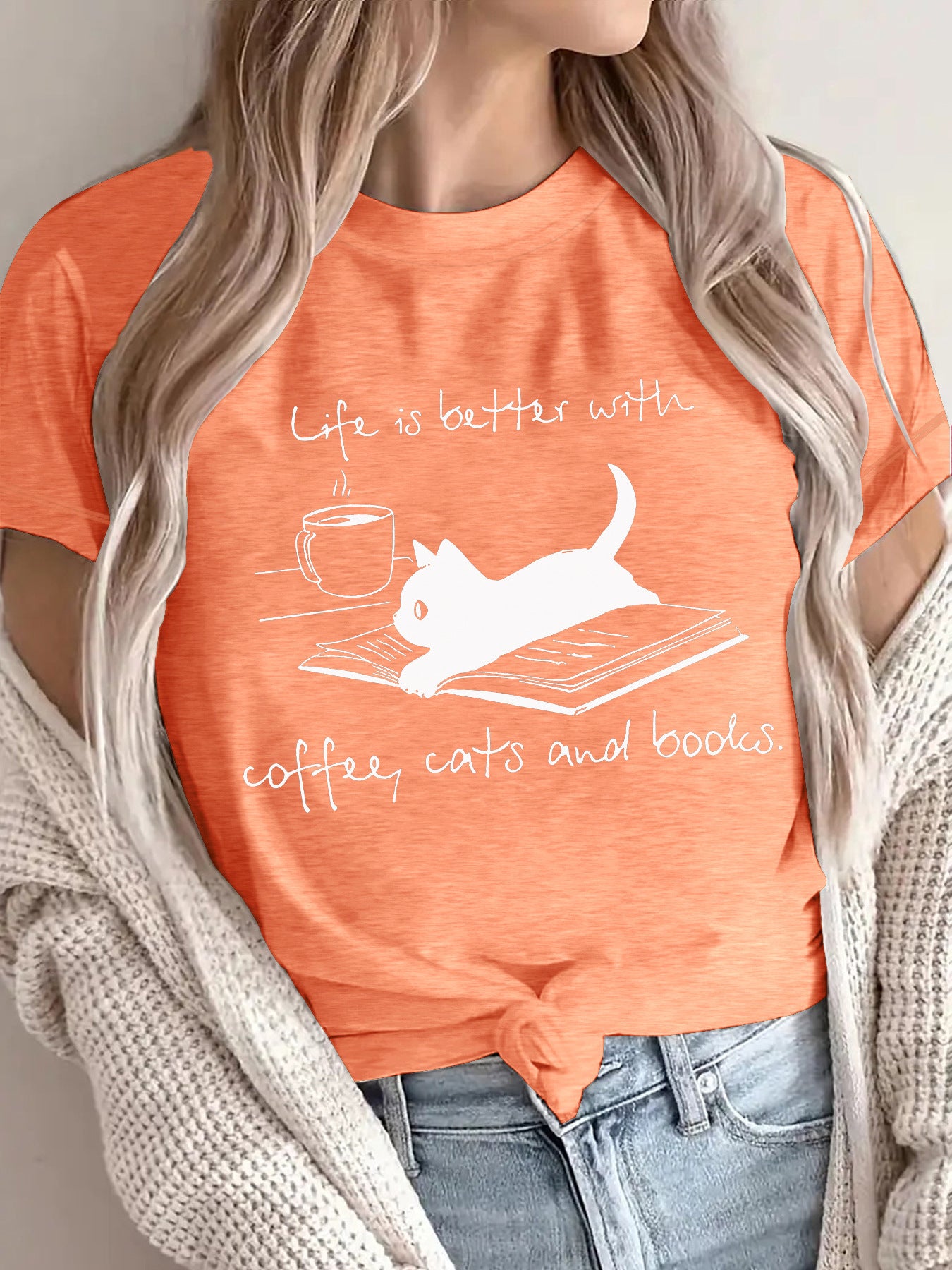Short sleeved women's lives due to coffee